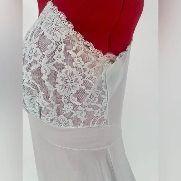 Vintage 50s/60s Baby Blue Vanity Fair Lacey Full Slip With Scalloped Lace Hem - Picture 7 of 11